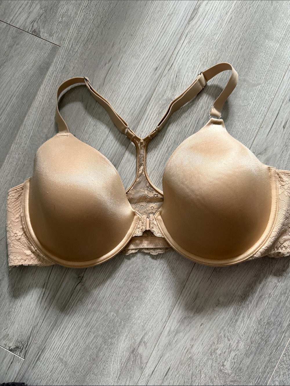 Maidenform  bra size 38 C